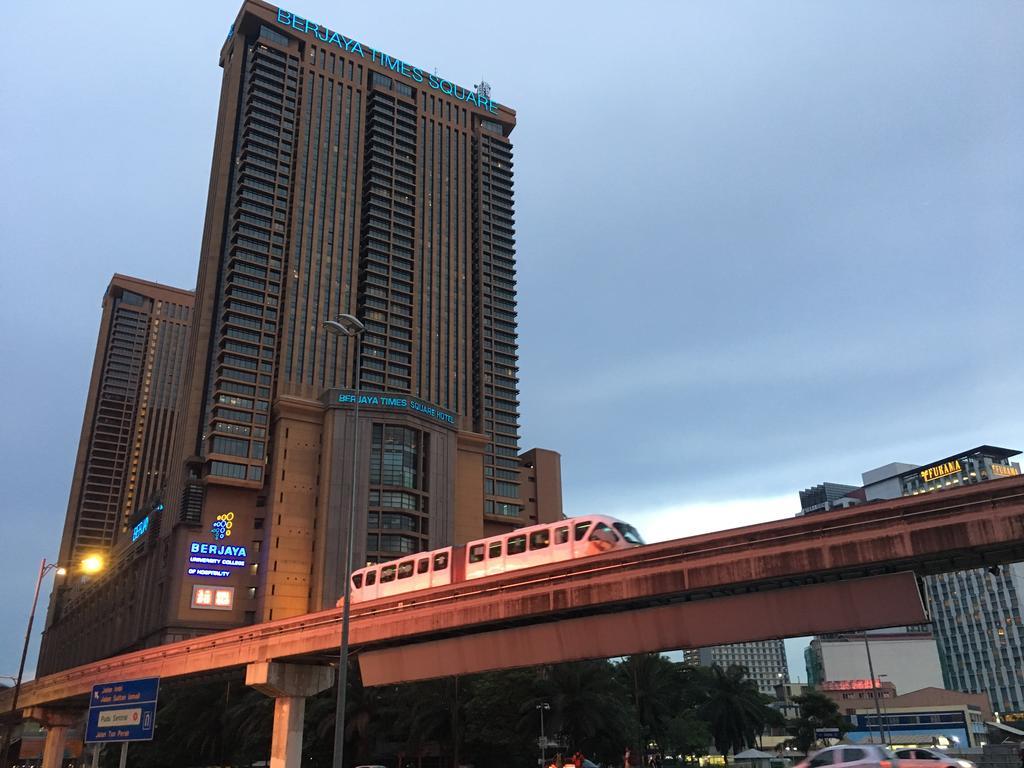 Rainbow Service Suite At Times Square Kuala Lumpur Luaran gambar