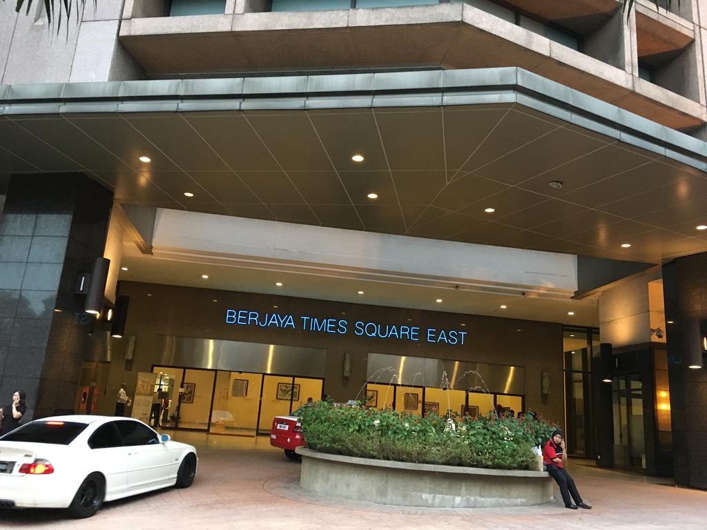 Rainbow Service Suite At Times Square Kuala Lumpur Luaran gambar
