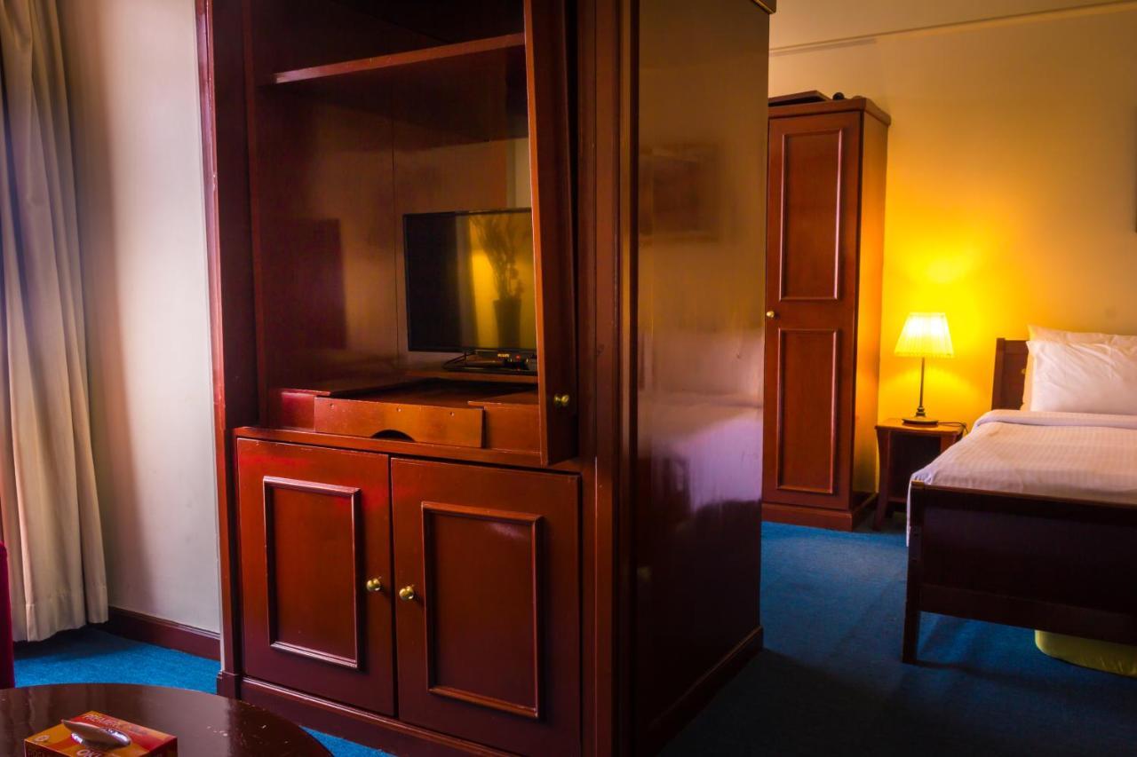 Rainbow Service Suite At Times Square Kuala Lumpur Luaran gambar